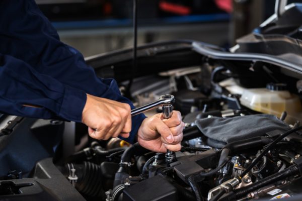 Manfaat & 5 Alasan Kenapa Mobil Perlu Servis Rutin
